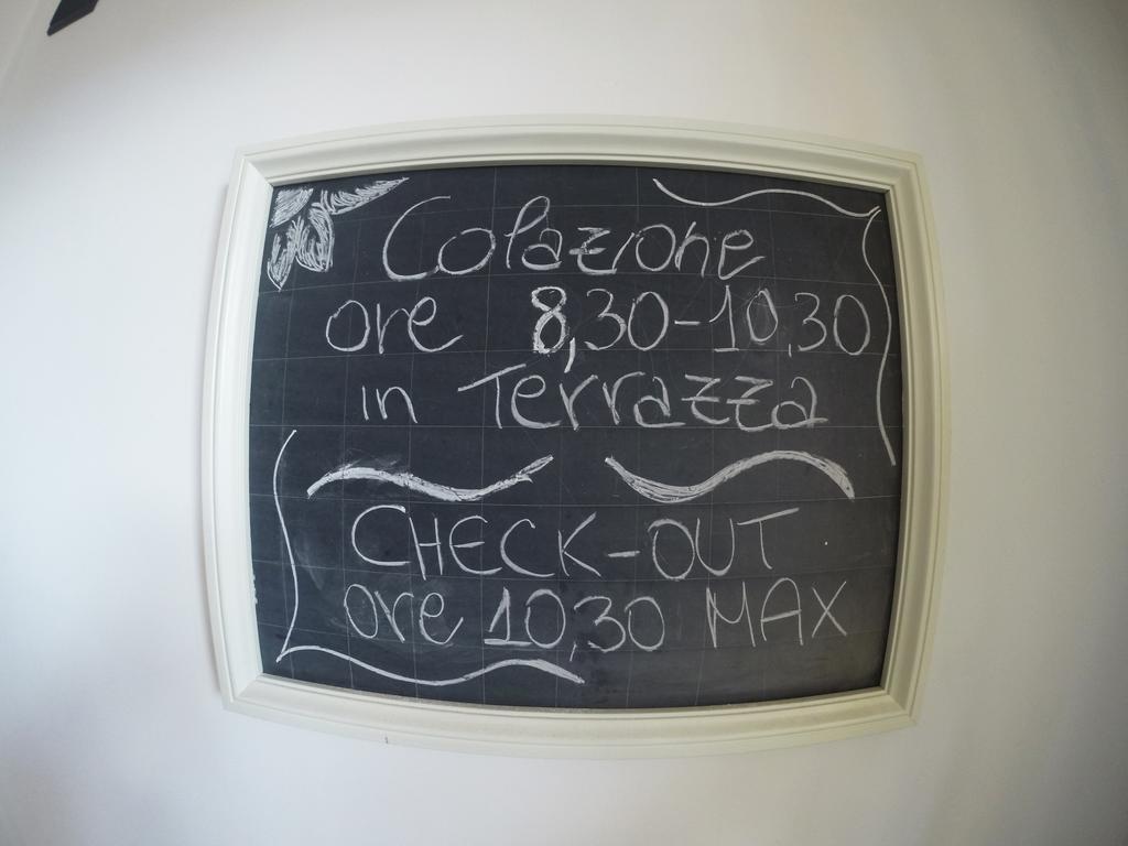 B&B Via Gallipoli Алецио Екстериор снимка