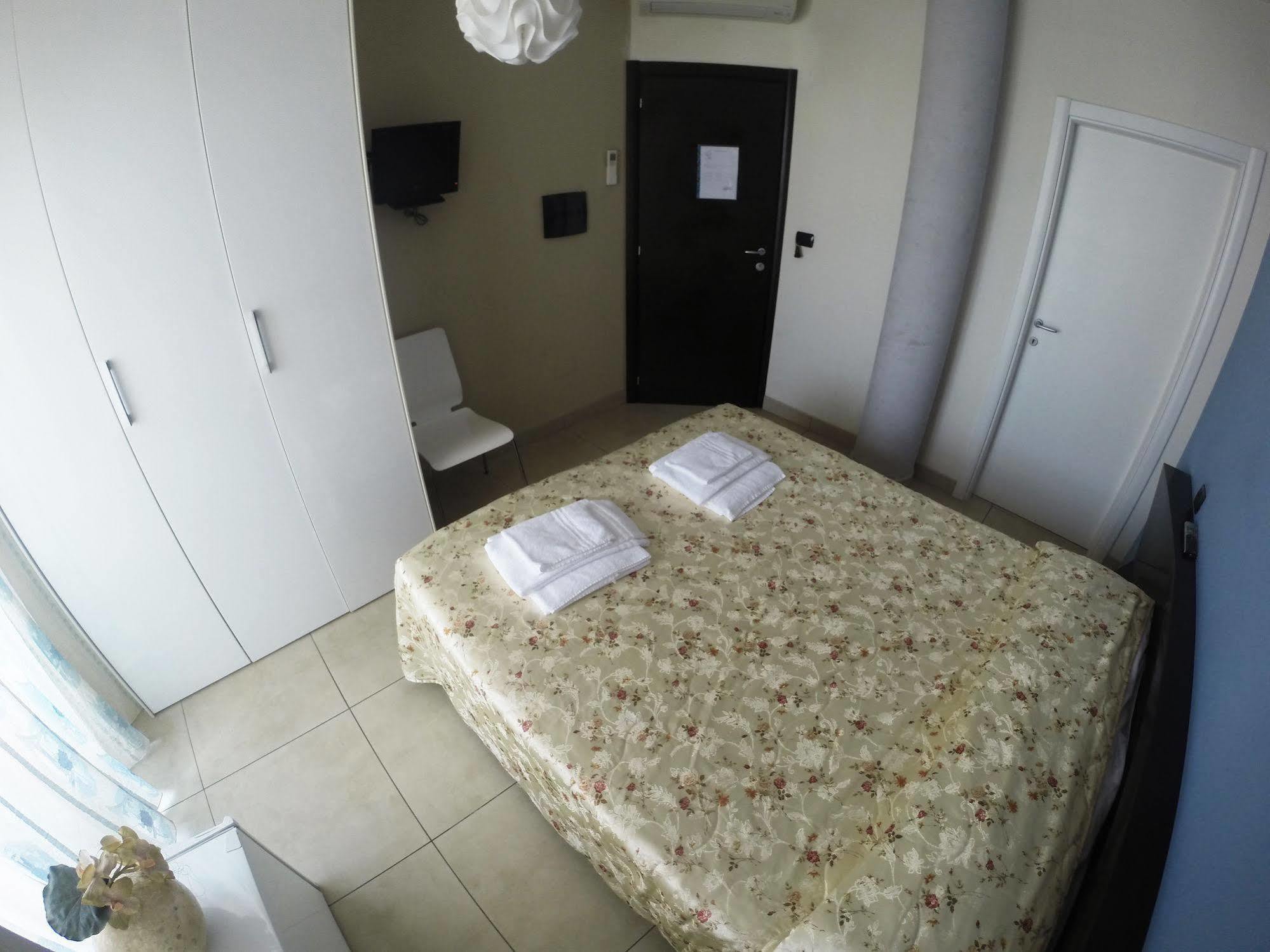 B&B Via Gallipoli Алецио Екстериор снимка